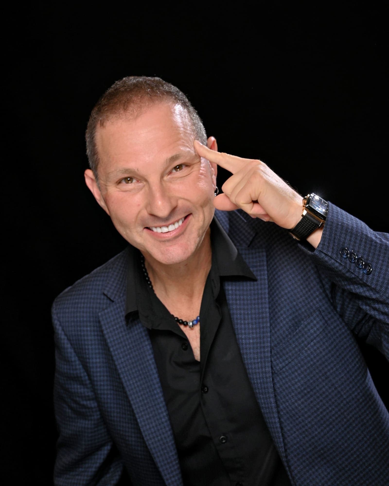 Guy Bavli press portrait, Reading Minds